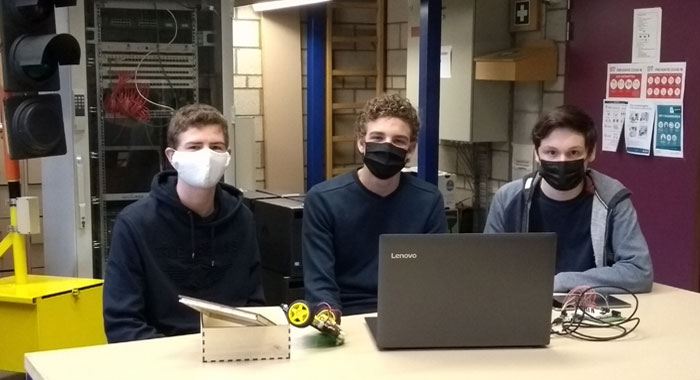 v.l.n.r.: Mathias Buys, Robin Brosens, Jorben Wauters uit klas 4IW (foto: Beveren)
