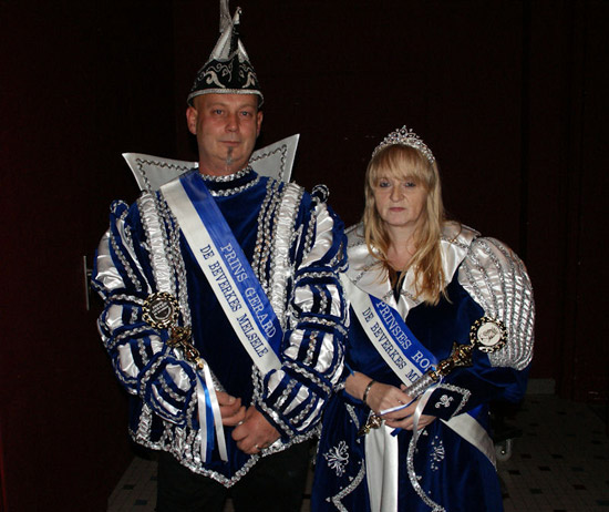 De eerste Prins en Prinses van De Beverkes Melsele: Gerard Gijsels en Rosita De Munck in hun schitterende nieuwe outfit.