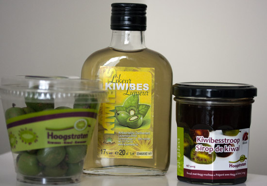 het begin van het productgamma van de kiwibes: de bessen, een likeur en een stroop